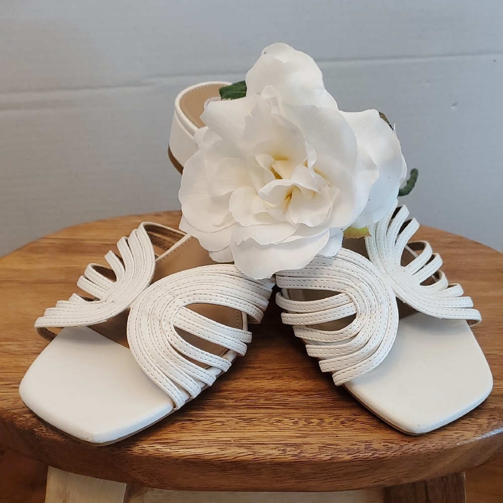 Sam & Libby Della Vegan White Sandals Slides, Size 9.5 M